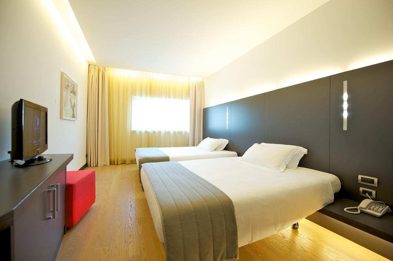 Mercure Nerocubo Rovereto Роверето Екстер'єр фото